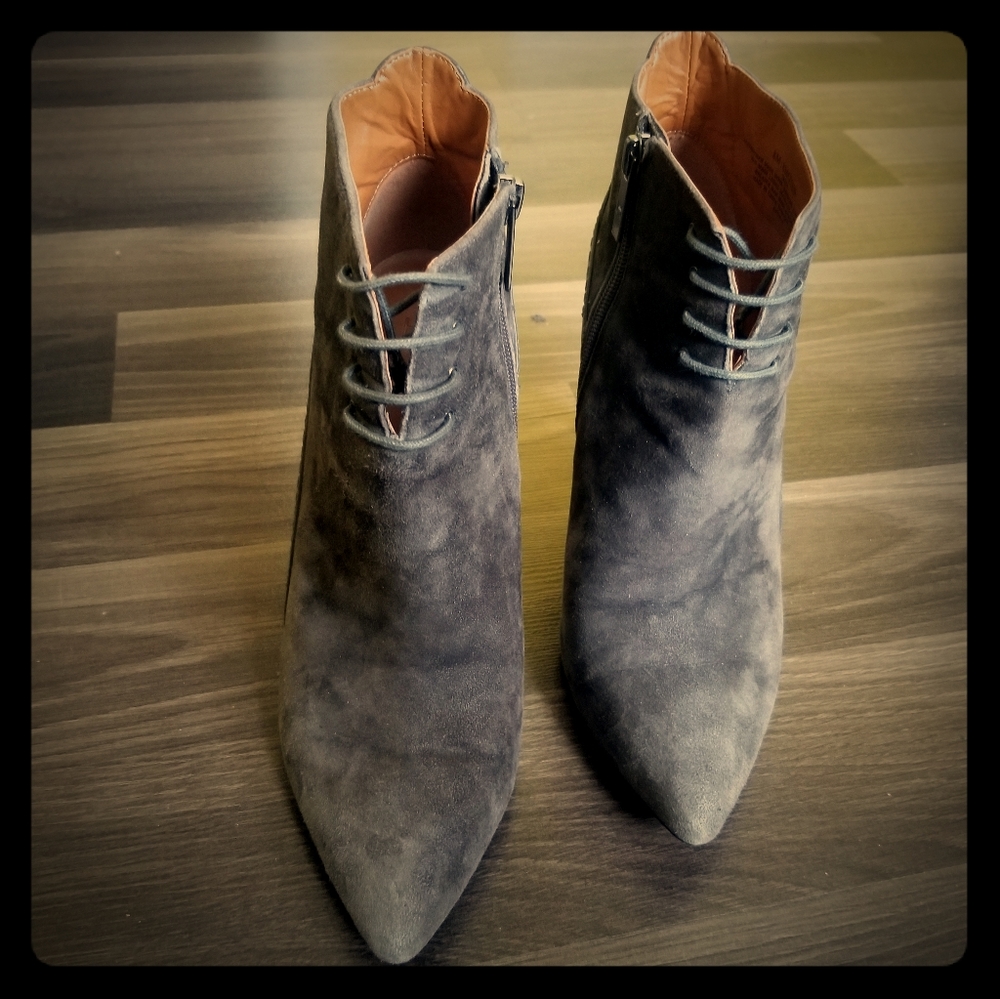 Halston gray suede boots - Picture 1 of 4